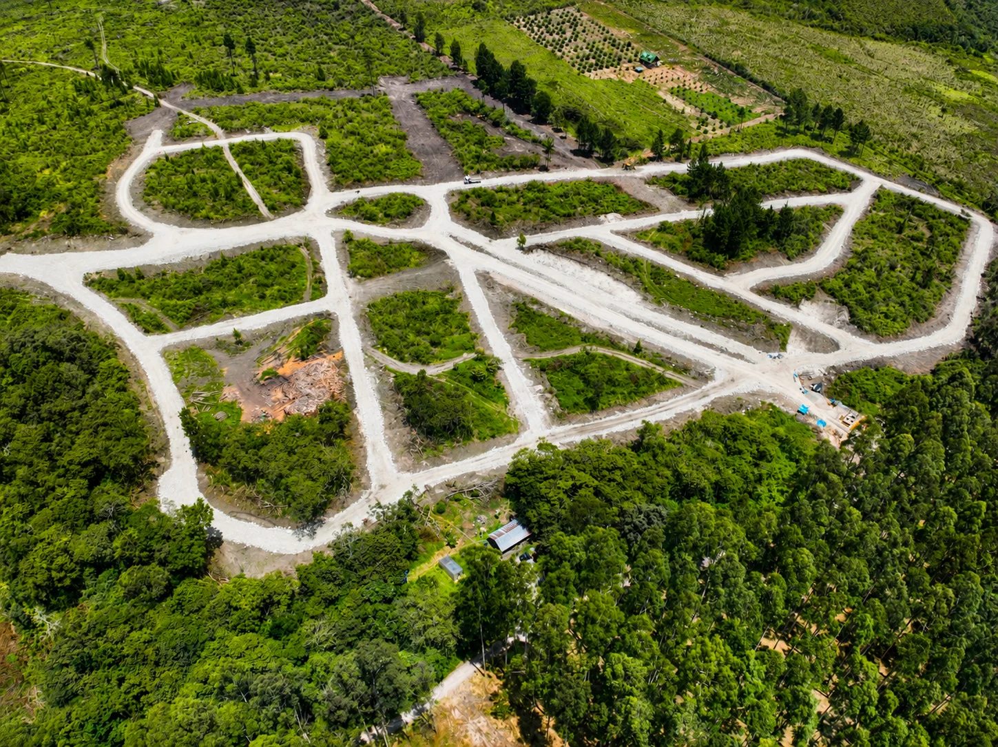 Apertura de vías internas Fundo Los Pinos
